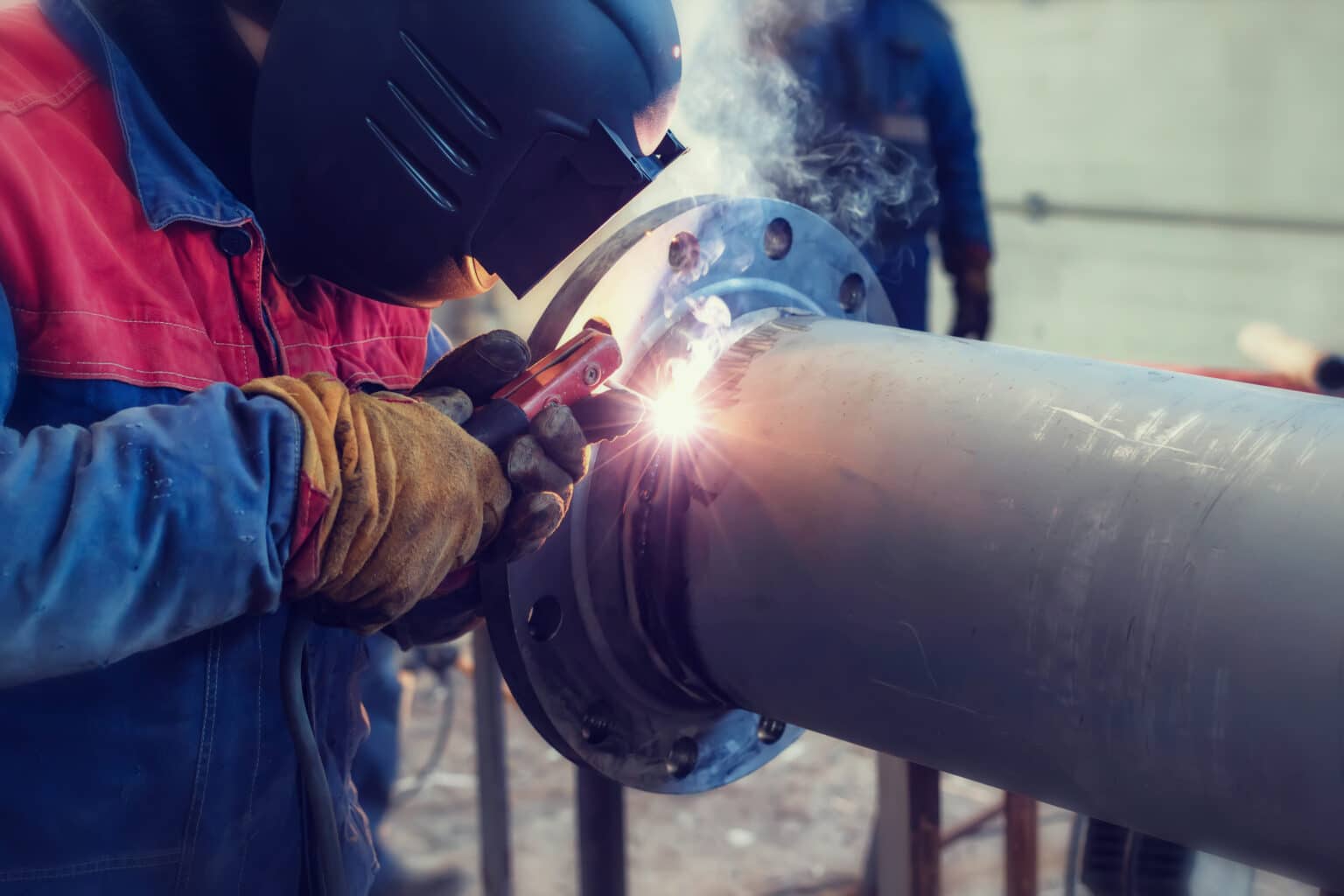 What Do Pipe Welders Do? Job Responsibilities & Requirements
