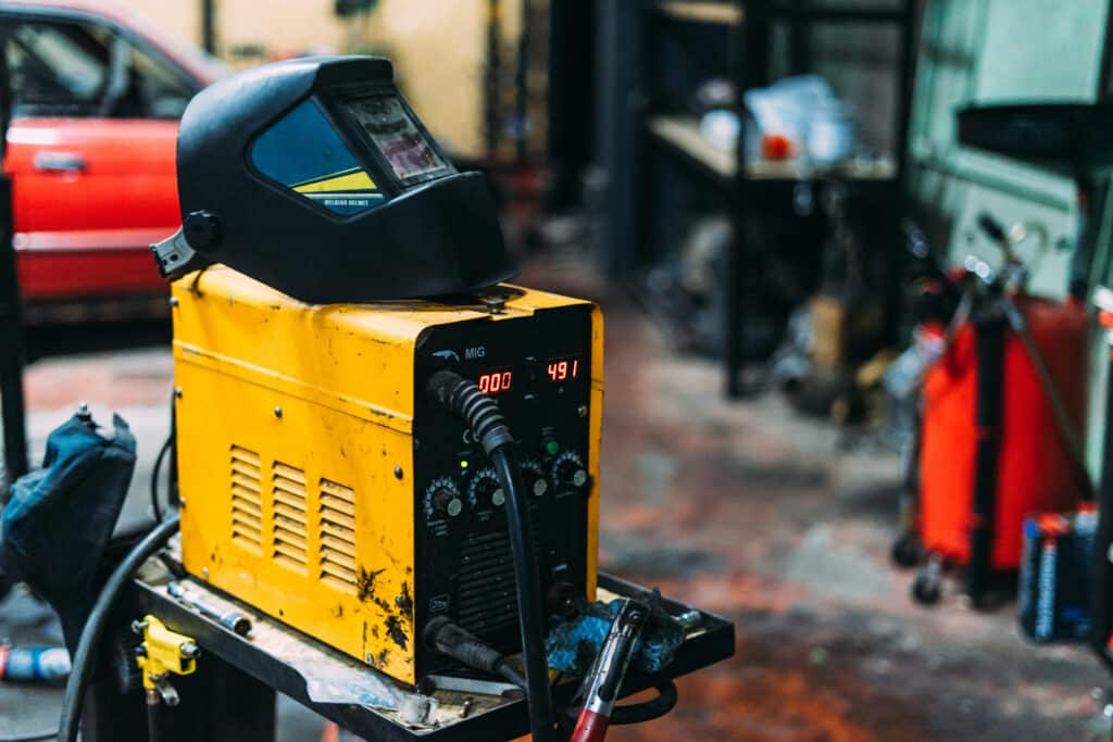Welding current and voltage: how they work and how they affect weld quality
